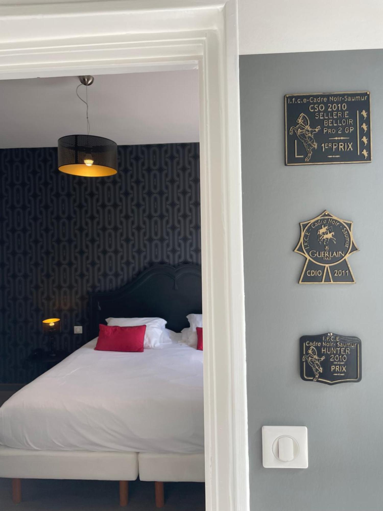 The Originals Boutique, Hotel Le Londres, Saumur Zewnętrze zdjęcie